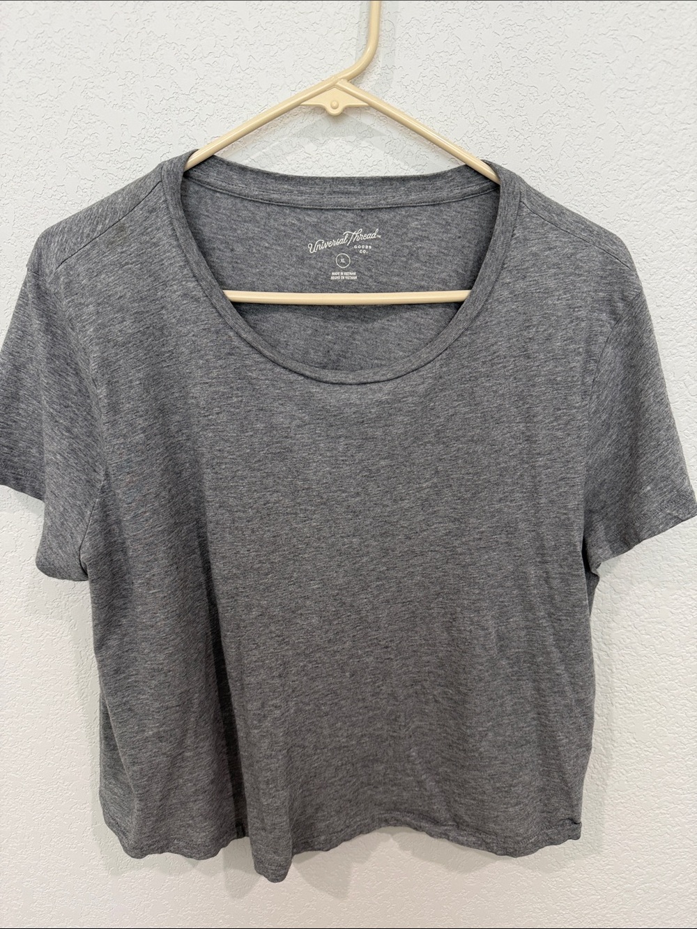 Universal Thread Gray Scoop Neck Tee